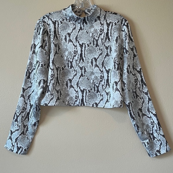 EXPRESS Snake Print Crop Long Sleeve Blouse Women’s S/P - Picture 1 of 7